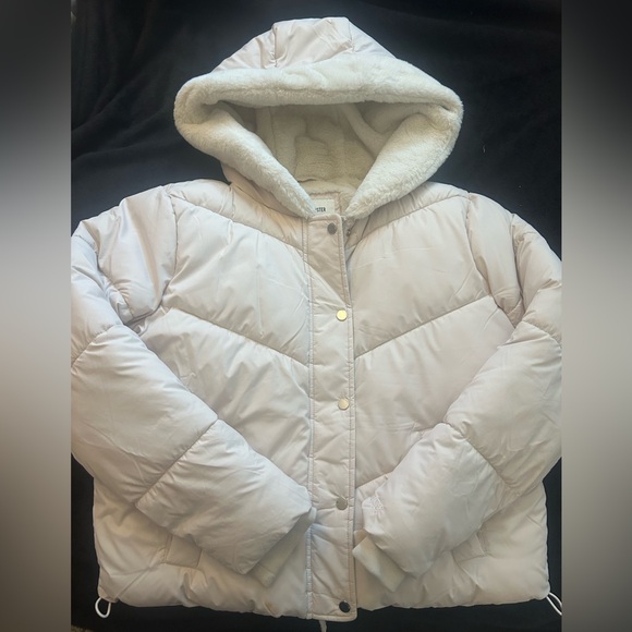 Hollister Jackets & Blazers - Hollister puffer coat